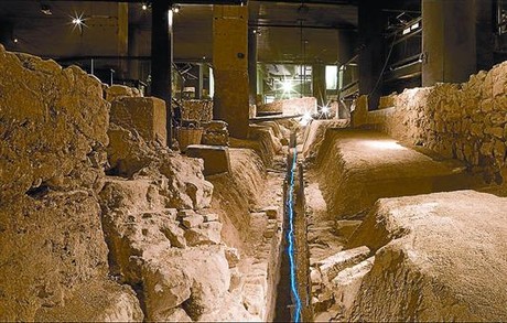 Imágenes de algunos espacios del itinerario subterráneo por la antigua Baetulo.