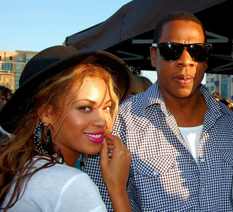 Beyoncé y su marido Jay-Z en Brooklyn, en agosto del 2009.