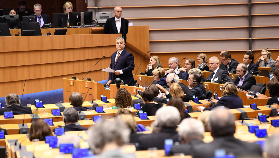 Viktor Orban, primer ministro de Hungría, habla en el Parlamento Europeo el pasado 26 de abril.