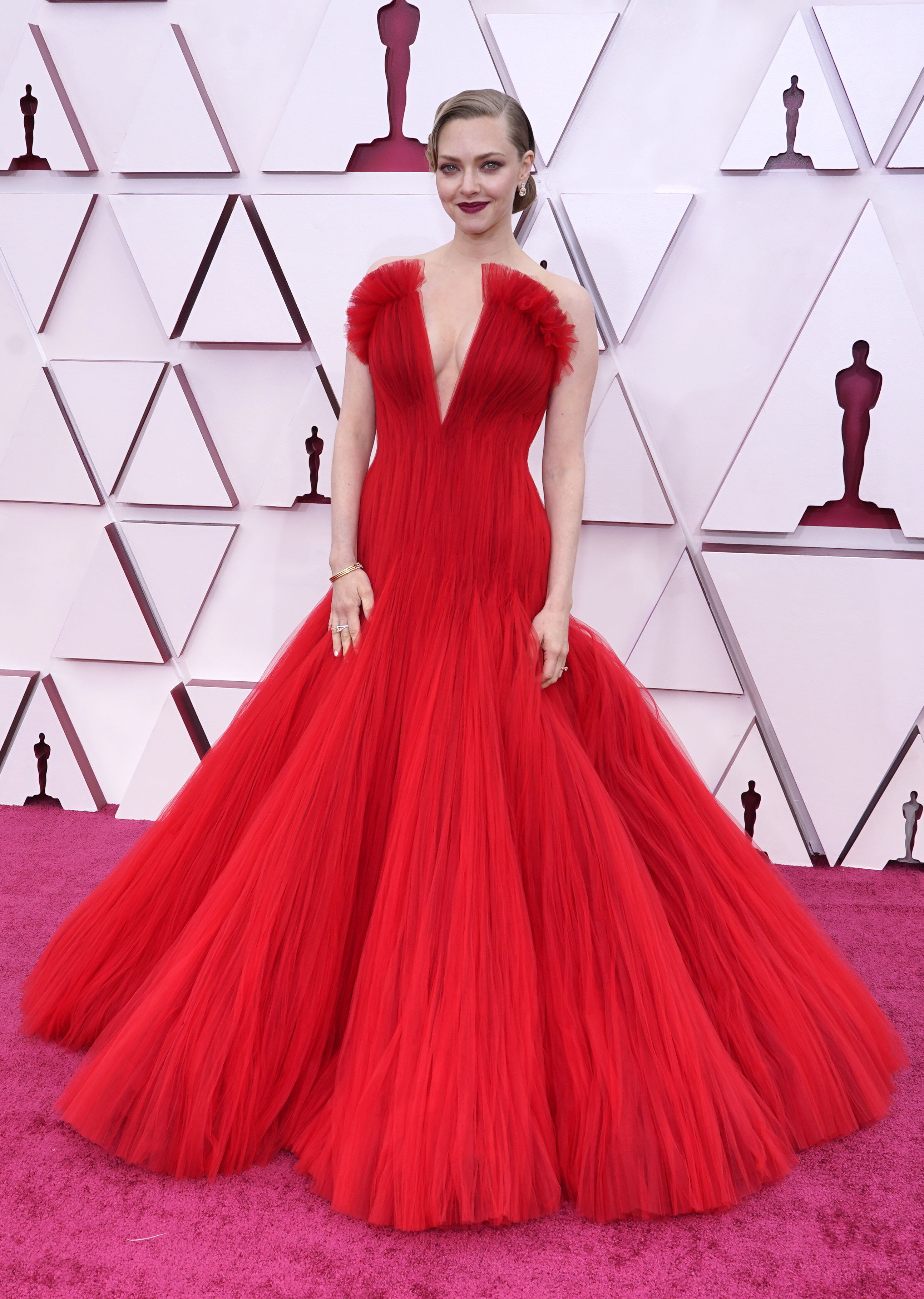 Vestidos Oscar 2021: Los mejores modelos de la alfombra roja